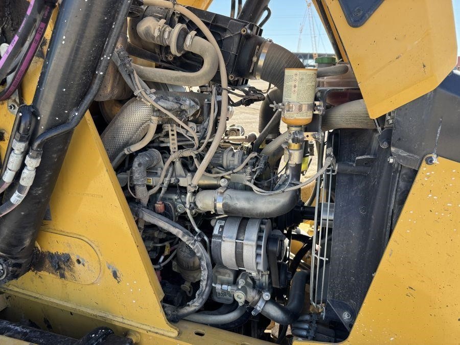 2022 Caterpillar 420 Backhoe Loader - Image 26