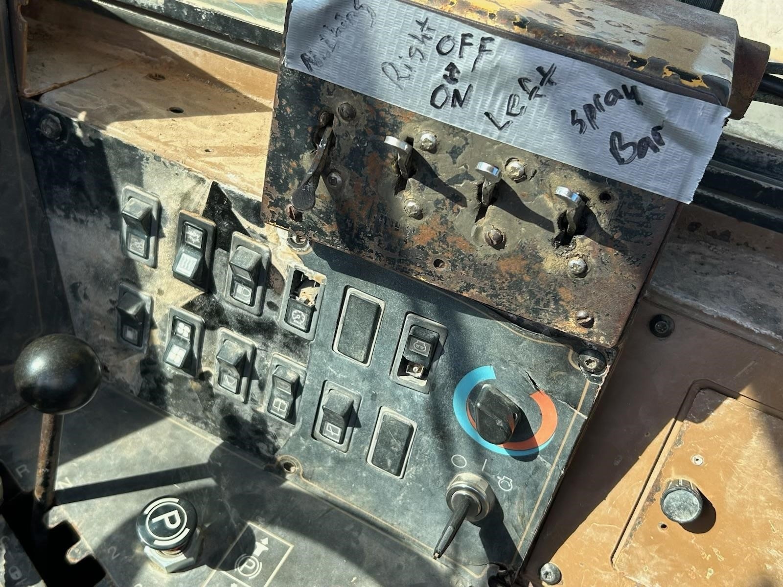 2001 Caterpillar 613C Water Wagon - Image 4