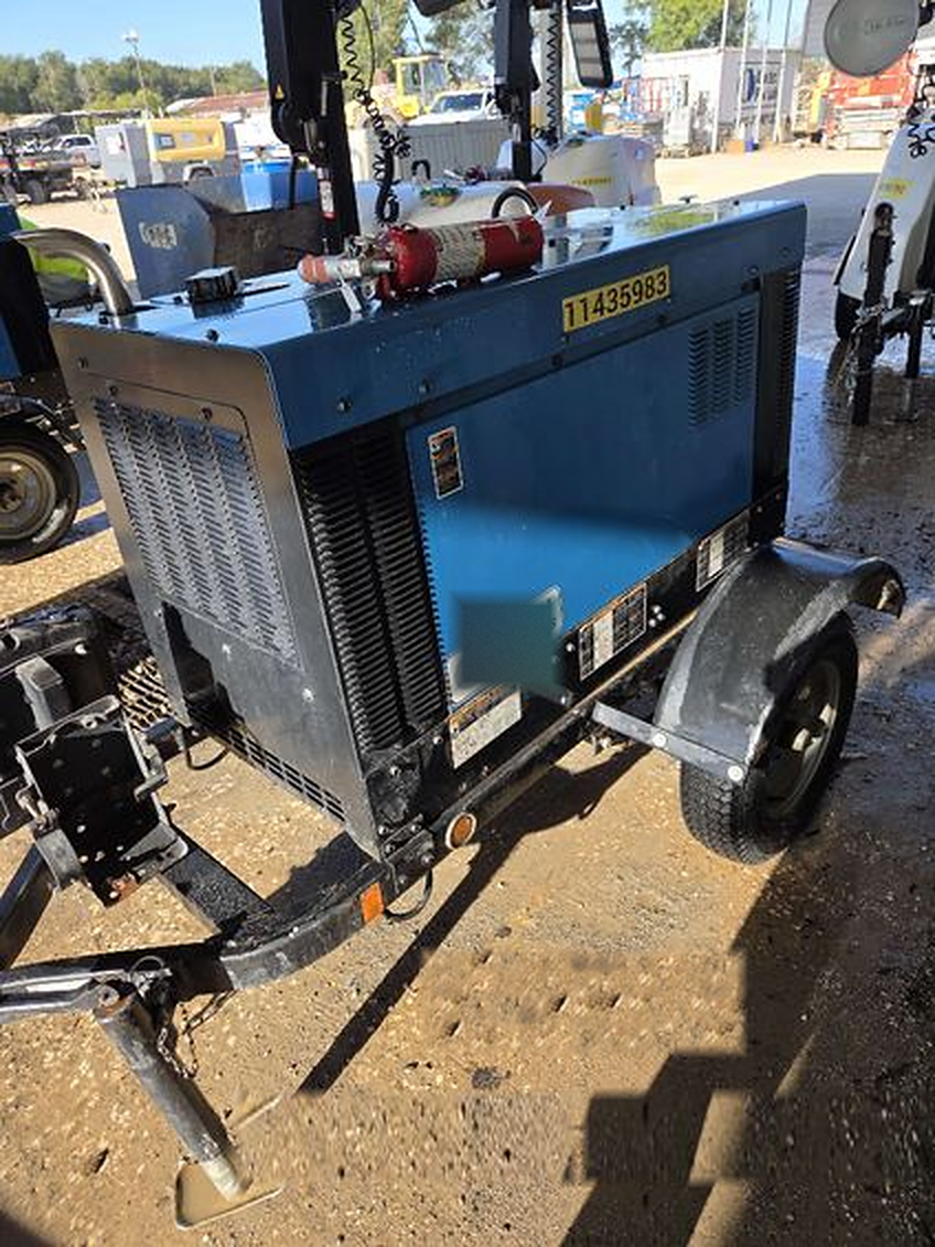 2022 Miller Big Blue 300R - Image 2