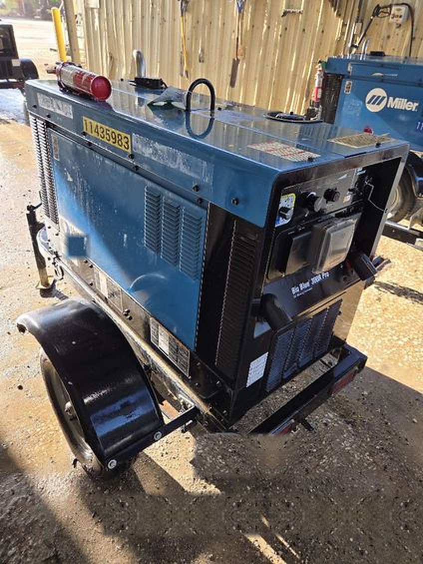 2022 Miller Big Blue 300R - Image 3