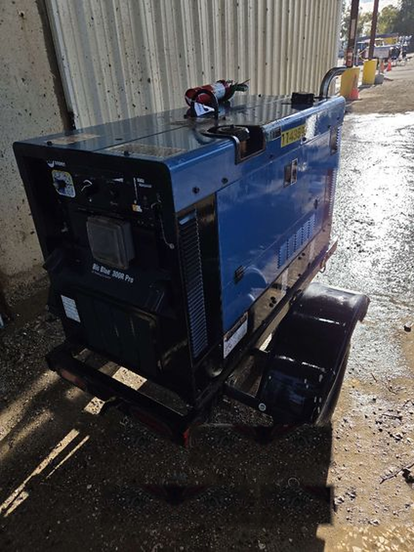 2022 Miller Big Blue 300R - Image 4