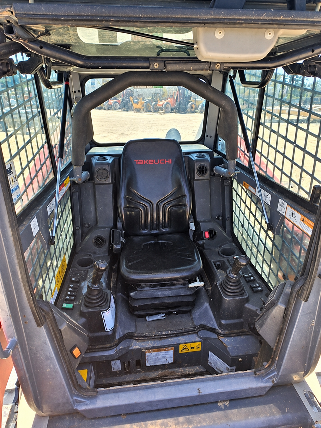 2021 Takeuchi TL12R2-CR Compact Track Loader - Image 5