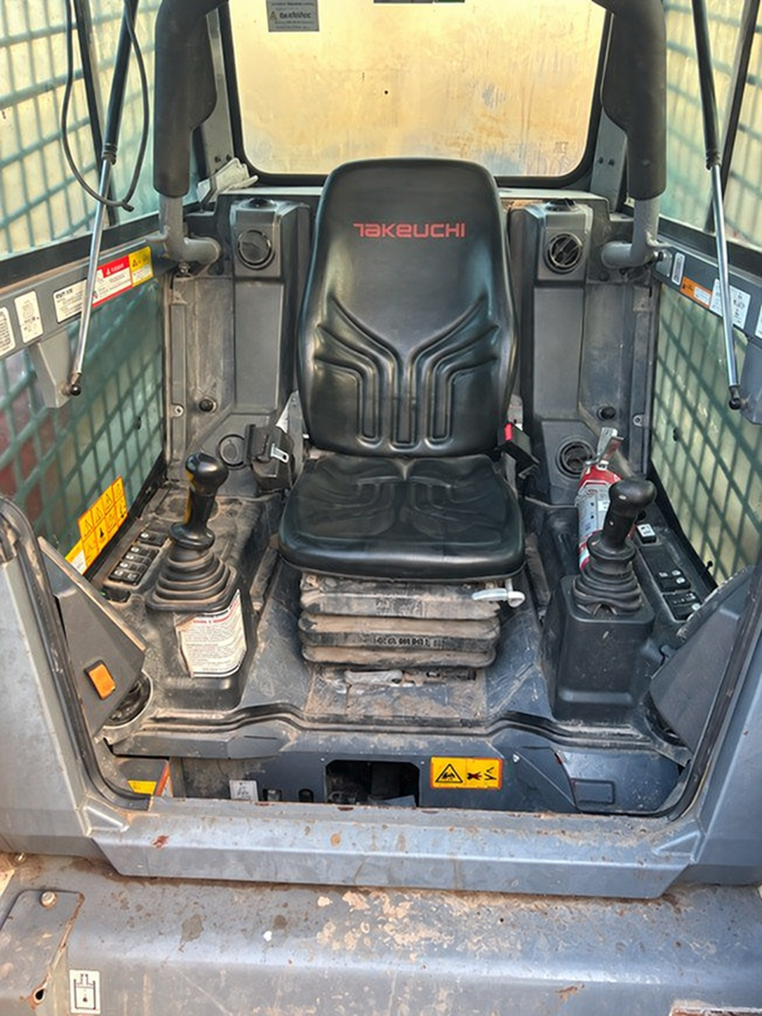 2021 Takeuchi TL12R2-CR Compact Track Loader - Image 5