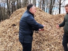 В парке «Красное поле» оформят сеть экотропинок из природного вторсырья