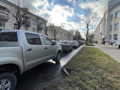 Из-за ремонта Колмовского моста город встал в пробках