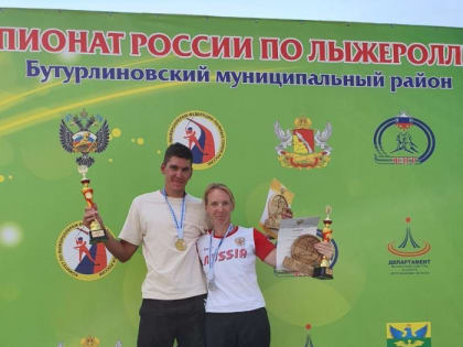 Пять медалей чемпионата России по лыжероллерам завоевали спортсмены Новгородской области