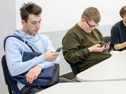 Новгородские студенты разработали AR-очки с голосовым контролем смартфона