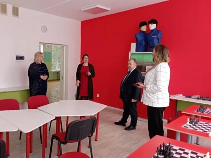 Тысячи отремонтированных и построенных школ: «Единая Россия» и Минпросвещения представили итоги президентских программ