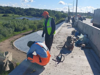 На этой неделе планируют завершить ремонт правой стороны Колмовского моста
