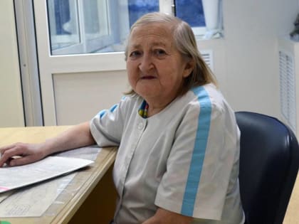 Новгородская медсестра Нина Бухова награждена знаком «Отличник здравоохранения»