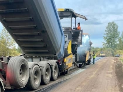 На дороге Залучье — Пинаевы Горки — Ляховичи начали укладывать асфальт