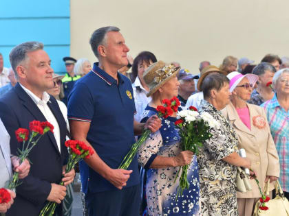 Торжественно открыта мемориальная доска в честь Павла Михайловича Иудина