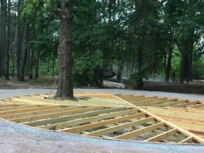 В Холме Новгородской области благоустраивают парк