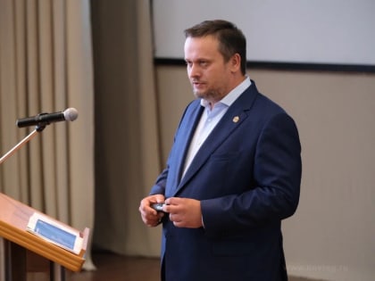 Андрей Никитин хочет видеть мэра, который ходит пешком