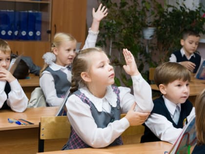 Школы ждут новые ФГОС: Родители опасаются, что «дистанционка» и «цифровизация» начнут набирать обороты