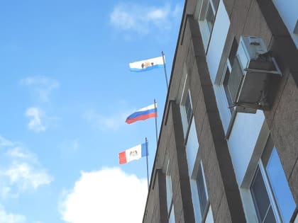 Протоколы КАУ Великого Новгорода получили владельцы недостроев, незаконных вывесок и беспечный рыбак