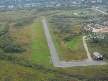 Взлётно-посадочную полосу в Мошенском районе приведут в норму