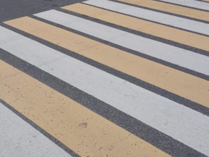 В Великом Новгороде автомобиль сбил юношу на пешеходном переходе