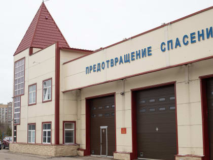 В Великом Новгороде горели мусорный бак и вендинговый автомат с водой