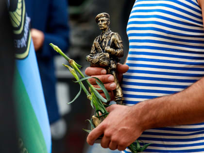 День ВДВ в Великом Новгороде: Праздник семьи и традиций