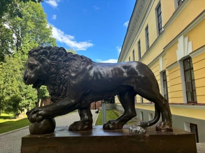 Два века чугунным львам в Новгородском кремле