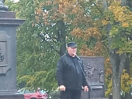 В Новгороде состоялся митинг в поддержку референдумов в Донбассе