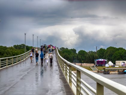 После дождичка, в понедельник в Великом Новгороде будет жарко и влажно