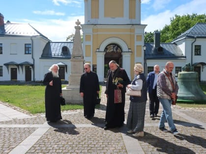 Митрополит Лев посетил Коневский Рождество-Богородичный мужской монастырь