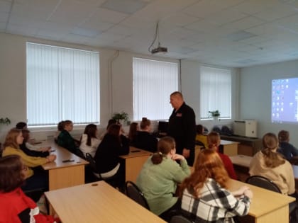 Ветеран из Великого Новгорода рассказал студентам о спецоперации