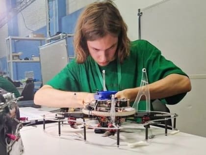 Дотянуться до небес: беспилотники становятся всё ближе и понятнее для новгородской молодёжи