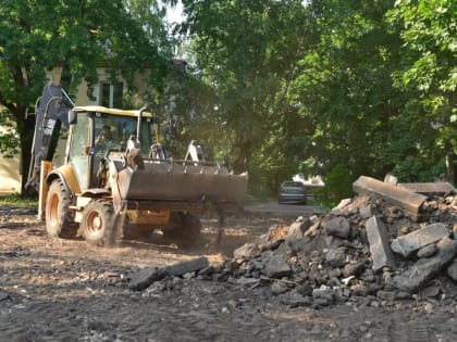 В Великом Новгороде началось благоустройство сквера «Любовь и голуби»