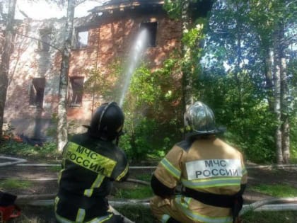 В Кречевицах ликвидировали пожар в заброшенном доме