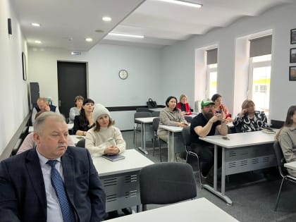 Основные изменения в налоговом законодательстве с 1 января 2024 года 
обсудили на встрече с представителями бизнеса