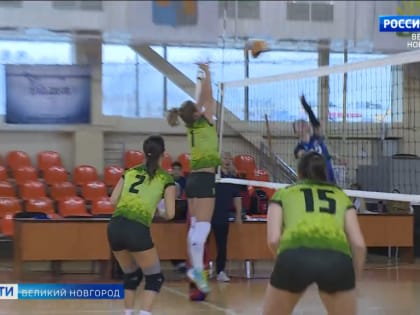В Великом Новгороде прошли VIII региональные соревнования по волейболу среди женщин “София 2023“
