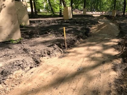 Александр Розбаум проверил ход строительствва сквера Профсоюзов