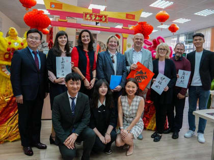 В НовГУ разработают программу по изучению китайского языка