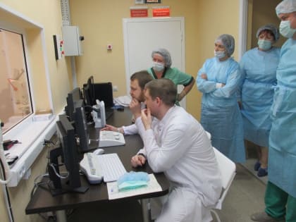 В Старой Руссе врачи впервые провели коронарную ангиографию