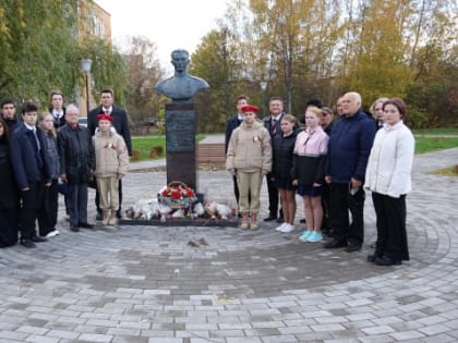 Новгородцы отмечают 105-летие Героя Советского Союза Якова Павлова