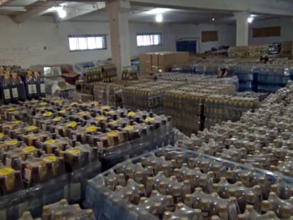 Предпринимателя из Новгородского района оштрафовали за торговлю контрафактными сигаретами и алкоголем