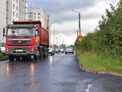 Подрядчик досрочно завершит ремонт участка дороги на Октябрьской улице в Великом Новгороде