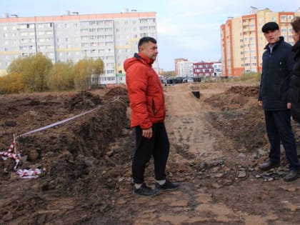 На проезде из «Ивушек» в Волховец проложили сети ливнёвки