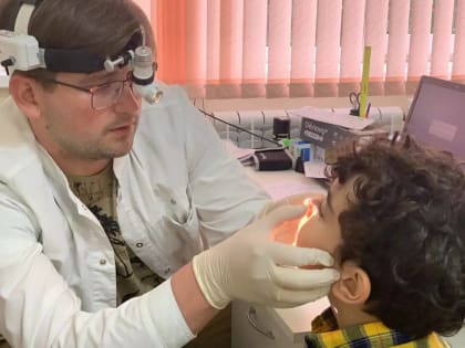 В Окуловке врачи областной выездной бригады осмотрели около 50 маленьких пациентов