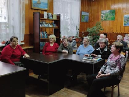 В МЦРБ имени В.Н. Ганичева состоялась встреча с Благочинным Пестовского района и настоятелем храма Иоанна Кронштадтского, Глебом Пшанским