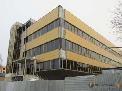 В недостроенном здании на улице Дворцовой может появиться видовой ресторан