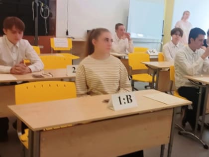 Девятиклассники Демянского округа 27 и 30 мая демонстрировали свои знания на ОГЭ по обществознанию, химии, биологии, информатике, физике, географии и истории