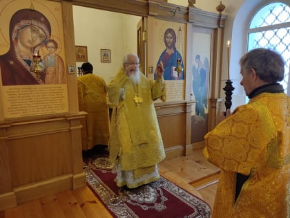 Митрополит Лев совершил Божественную литургию в дер. Яжелбицы