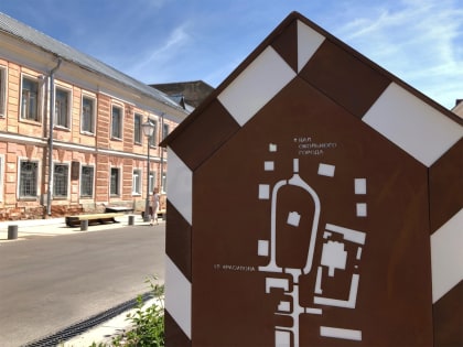 Информационный стенд «Околоточный» и макет Знаменской площади появились на Ильиной улице