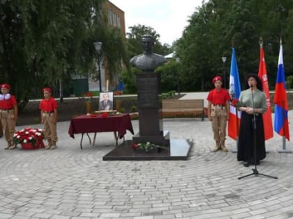 В Великом Новгороде открыт бюст Героя Советского Союза Якова Павлова