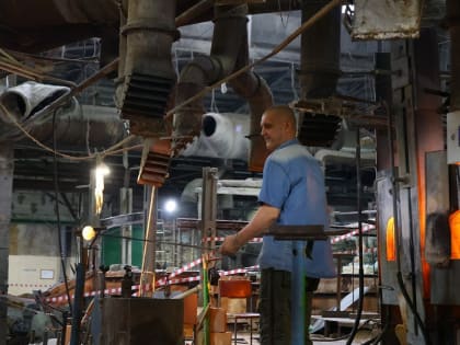 В апреле Маловишерский стекольный завод запустит производство изоляторов для линий электропередачи
