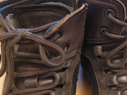 Новгородская художница узнала пакет с ботинками мужа в руках злоумышленника